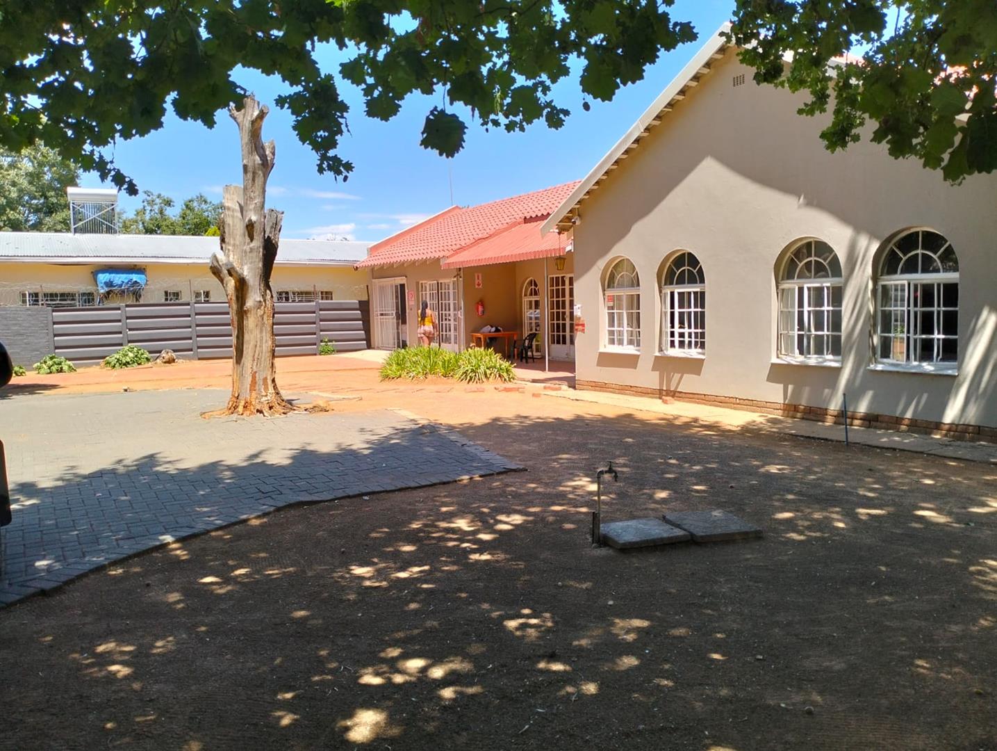10 Bedroom Property for Sale in Brandwag Free State